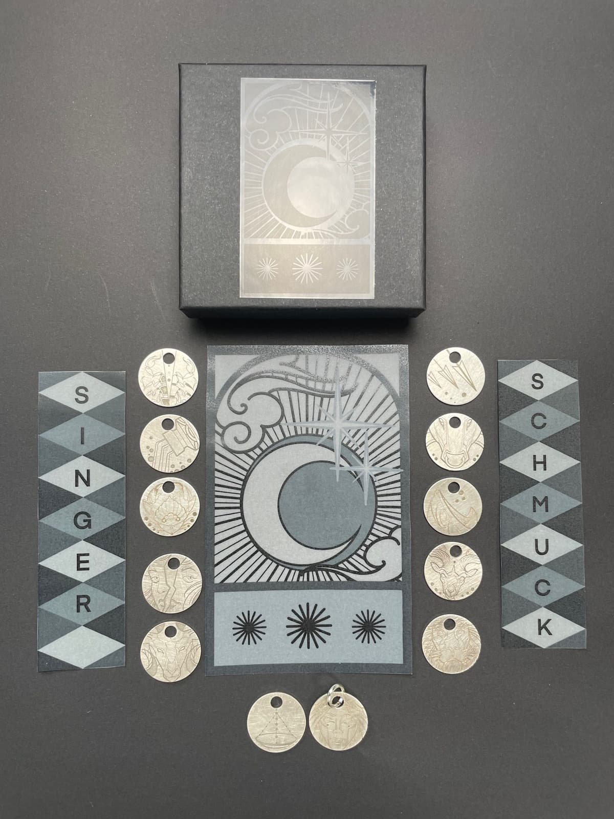 Sternzeichen als graviertes Silbermedallion